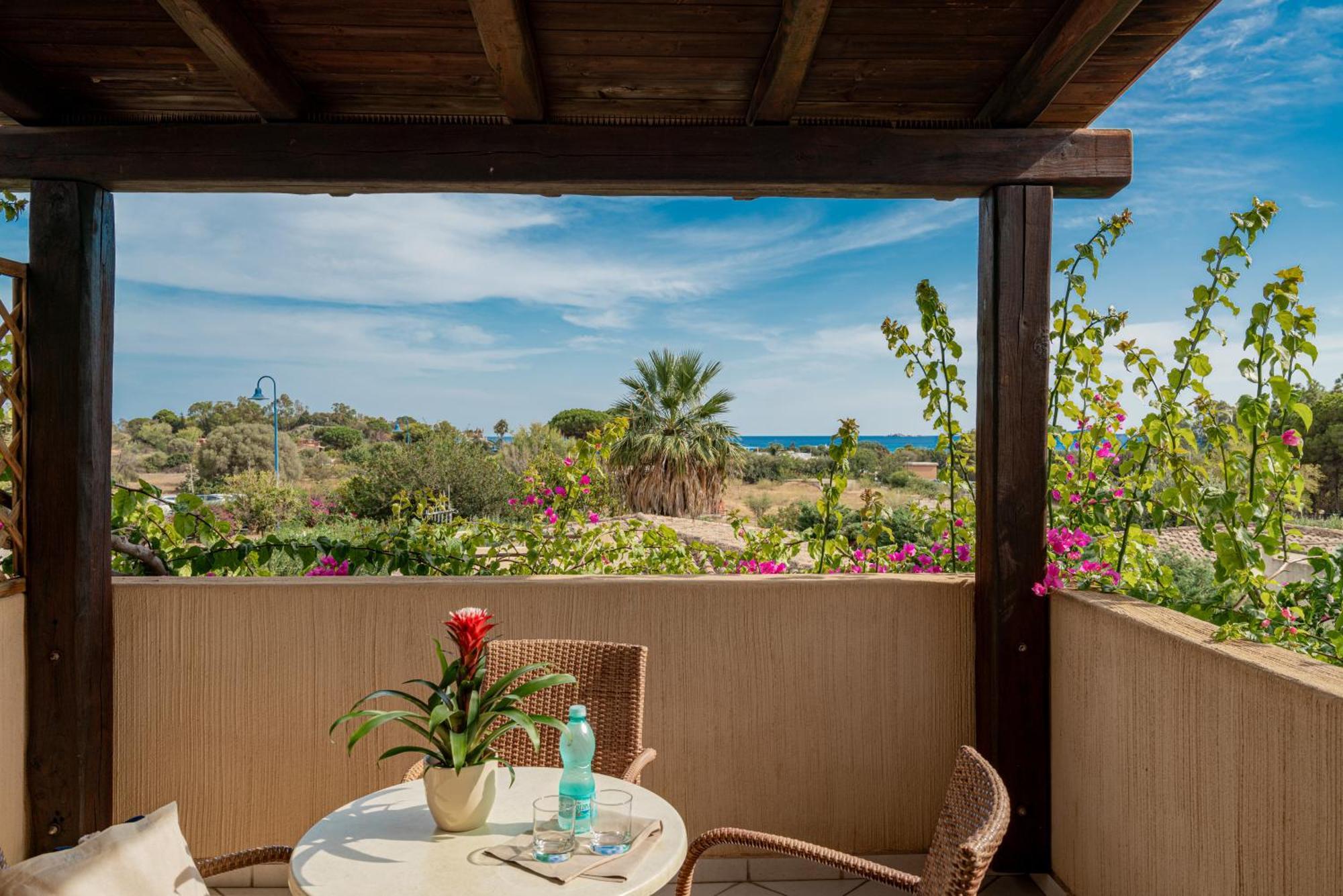 Hotel Mariposas Villasimius Exteriör bild